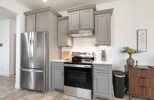 Ada House | Emily House | 3 King Beds | Pet Friendly