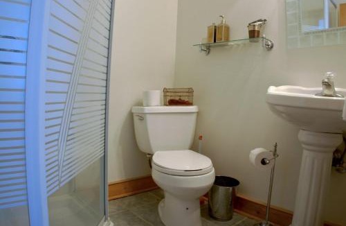 Campbellford Bed & Breakfast | Emilyville Inn