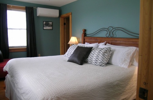 Campbellford Bed & Breakfast | Emilyville Inn