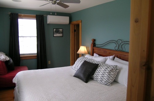 Campbellford Bed & Breakfast | Emilyville Inn