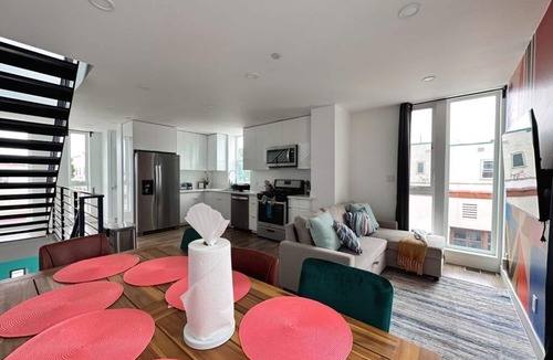 Mid City Apartment | Eminent and Notable 4B/2.5B Residence