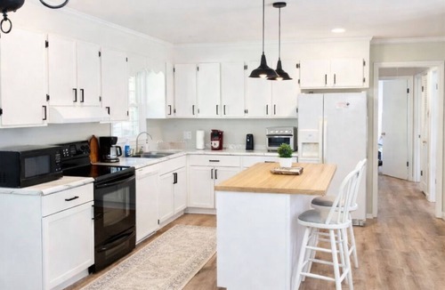 Albertson House | Emma's Sunpine Cottage