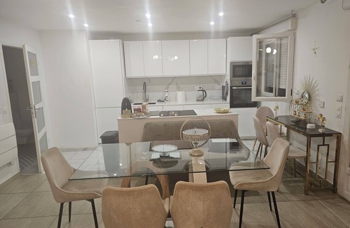 Drancy Bed & Breakfast | EMMANUEL INN