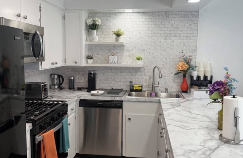 Tulsa Condo | Emmanuel Midtown 2 BR 1.5 Bath Condo in Tulsa. Close to YMCA, Hospitals, Highway