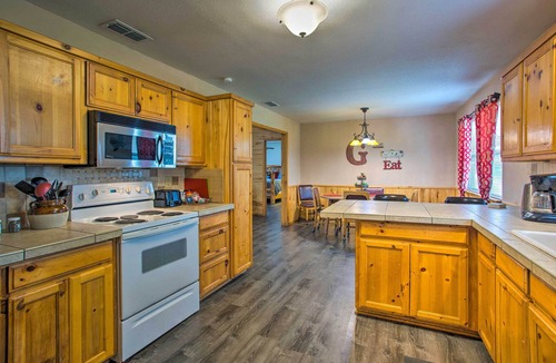 Emory Cottage | Emory Escape w/Pond Access < 13 Mi to Lake!