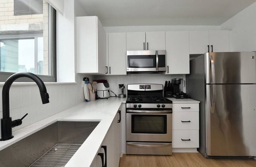 Rose Hill Apartment | Empire State Two Bedroom Penthouse