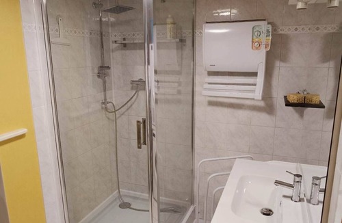 Peronne House | Emplacement Calme Gîte Chic et Accueillant