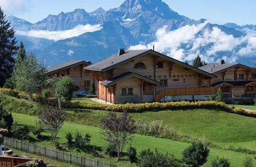 Villars-sur-Ollon Condo | Emplacement de Choix pour 16 | Wi-Fi Gratuit + Spa