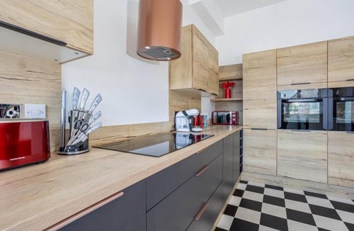 North Shore House | EMPRESS HALL BLACKPOOL - The ultimate large group accommodation in Blackpool