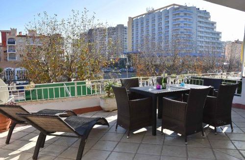 Empuriabrava Apartment | Empuriapparts Abrilmar Renovado