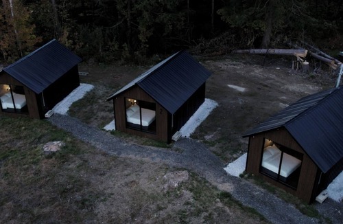 Brandon Cabin | Emrose Luxury Cabins 2