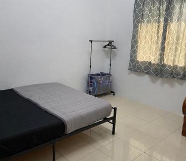 Larut House | EmyNuar Homestay