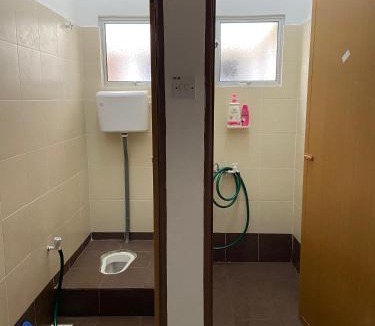 Larut House | EmyNuar Homestay