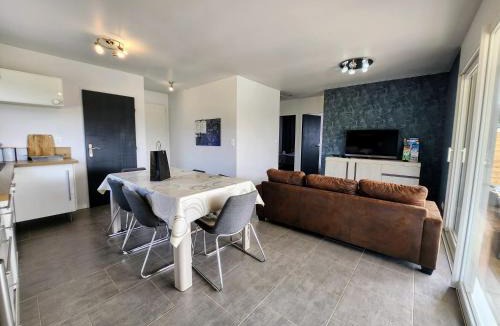 Joyeuse House | En Ardèche, maison de vacances L'Odalys climatisée avec sa piscine privée et chauffée