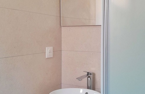 Cerbere House | En bord de mer ! Chambre cosy 12m² + piscine