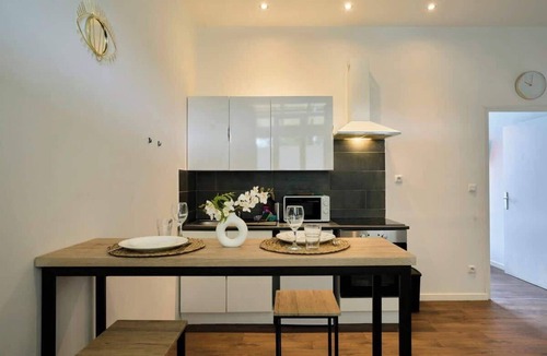 Tourcoing Apartment | En déplacement 2, Wifi, 10 minutes de la gare