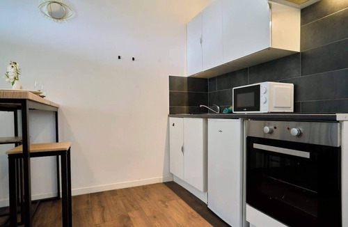 Tourcoing Apartment | En déplacement 2, Wifi, 10 minutes de la gare