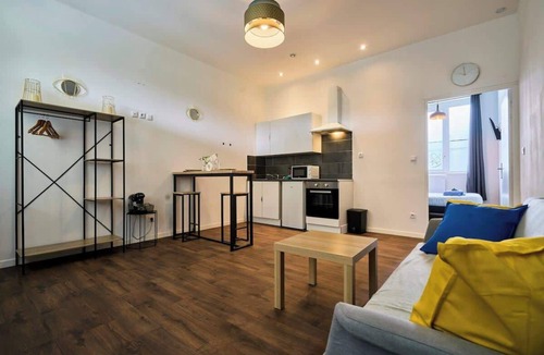 Tourcoing Apartment | En déplacement 2, Wifi, 10 minutes de la gare