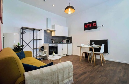 Tourcoing Apartment | En déplacement 3, Accès gare et métro 10mn