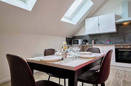 Tourcoing Apartment | En déplacement 9, Dernier étage, wifi gratuit