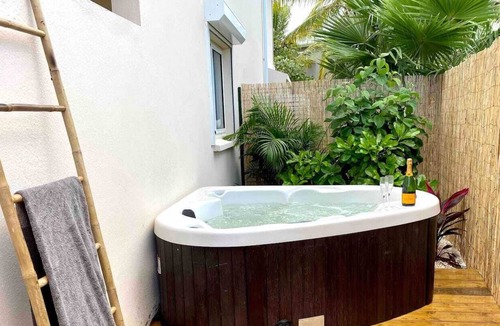 Orient Bay Apartment | Enclosed garden apartment