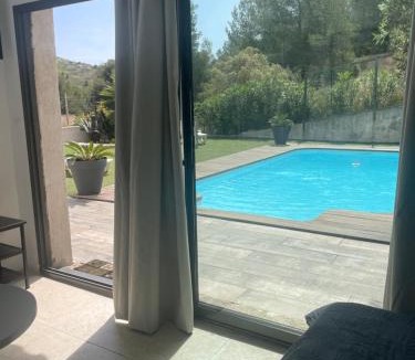 Niolon Bed & Breakfast | En Plein cœur des calanques à 800 m de la mer hébergement avec Piscine Exclusive