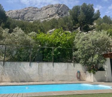 Niolon Bed & Breakfast | En Plein cœur des calanques à 800 m de la mer hébergement avec Piscine Exclusive