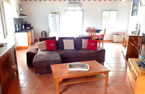 Vedene Apartment | En Provence < Appart-Villa for 2 pers > in lovely Village next to Avignon