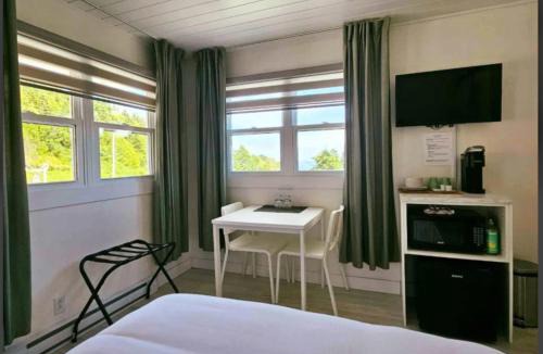 Perce Hotel | En Route Vers l'Infini