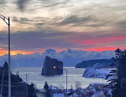Perce Hotel | En Route Vers l'Infini