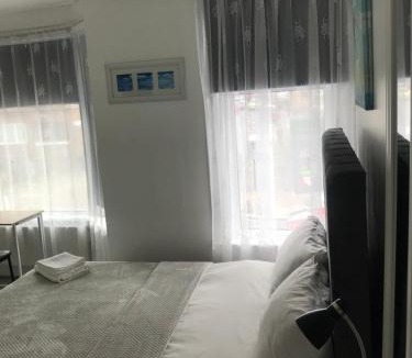 Plumstead House | En Suite Double Room 2