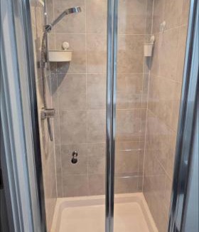 Blackburn House | En-suite Room With Superking Bed