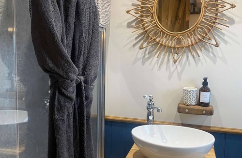 Llanfarian Cabin | En-suite Shepherds Huts