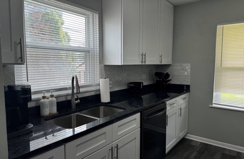 Elmhurst House | Enamored in Elmhurst