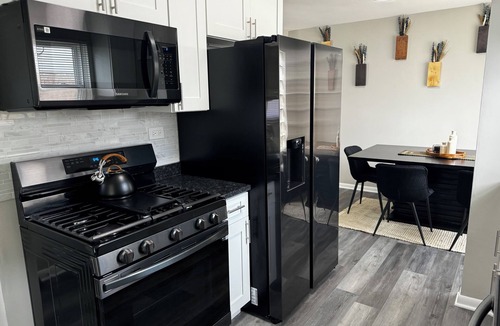 Elmhurst House | Enamored in Elmhurst