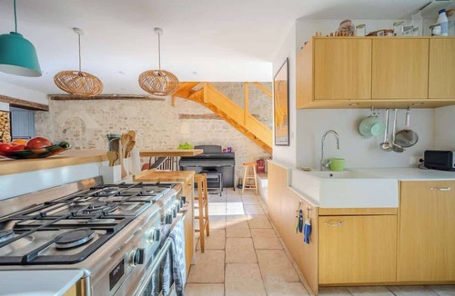 Perigny Condo | Enari House