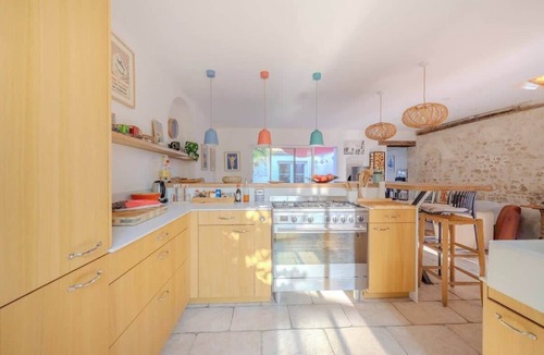 Perigny Condo | Enari House