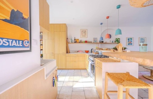 Perigny Condo | Enari House