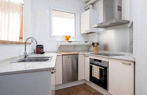 Vallcarca i els Penitents Apartment | Encantador apt A 15 Mins del Centro, ¡con Todos los Servicios al Lado!