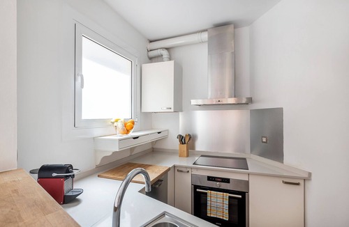 Vallcarca i els Penitents Apartment | Encantador apt A 15 Mins del Centro, ¡con Todos los Servicios al Lado!