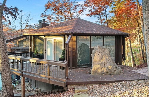 Village of Four Seasons Villa | Enchanting Modern Tree House Villa @ Lake of the Ozarks