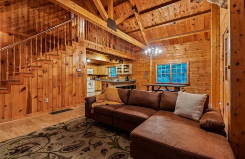 Buechel Cabin | Enchanted Cabin at LedgeRock Springs