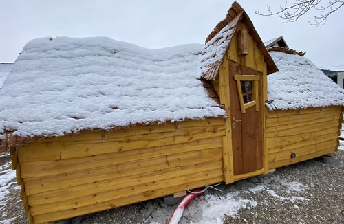 Loray Cabin | Enchanted cabin with shared pool and optional Kota grill