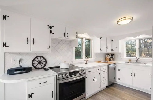 Framingham Cottage | Enchanted Cottage on 5 Acresnn