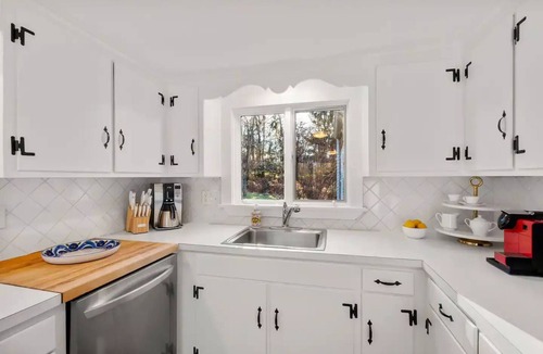 Framingham Cottage | Enchanted Cottage on 5 Acresnn