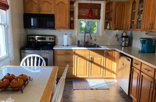 West Spokane House | Enchanted Finch Arboretum 2 Bedroom House