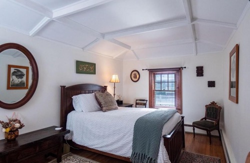 Smallwood House | Enchanted Fox Dell Cottage