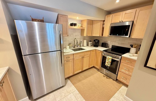 Black Bear Run Apartment | Enchanted Haven on a Private Pond in Stowe