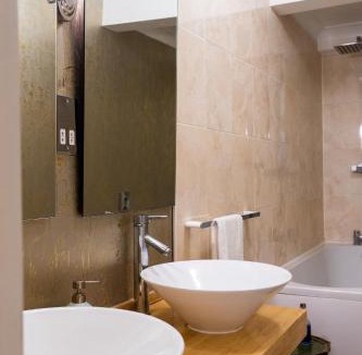 Niton House | Enchanted Manor