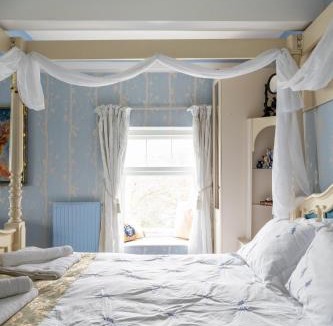 Niton House | Enchanted Manor